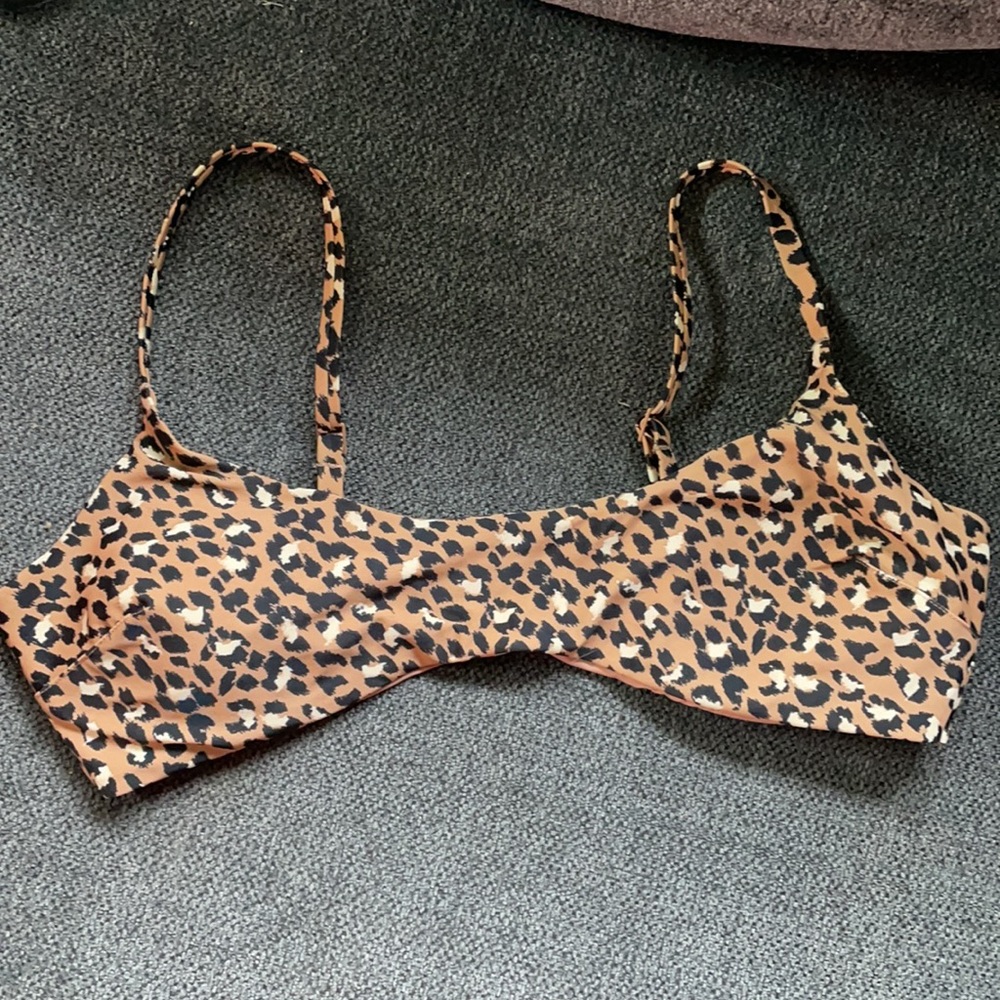 Aerie swim top NOT bottoms